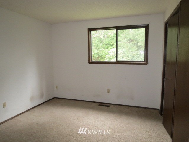 2112 Northeast Ivy Road Bremerton, WA 98310 - Photo 13 of 19 Gallery Image 13