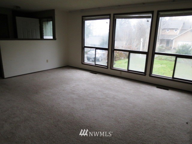 2112 Northeast Ivy Road Bremerton, WA 98310 - Photo 6 of 19 Gallery Image 6