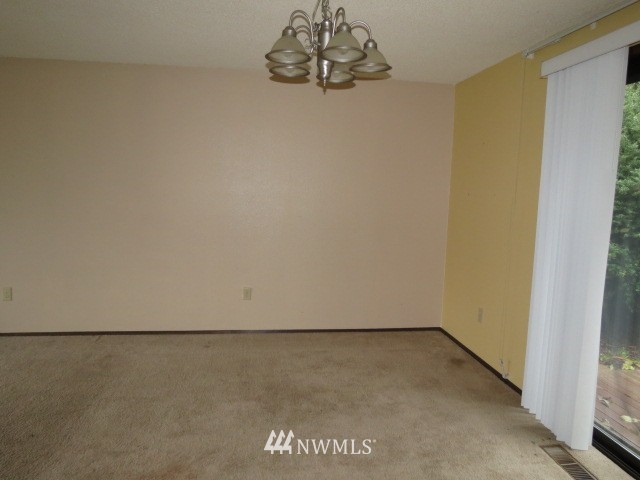 2112 Northeast Ivy Road Bremerton, WA 98310 - Photo 7 of 19 Gallery Image 7