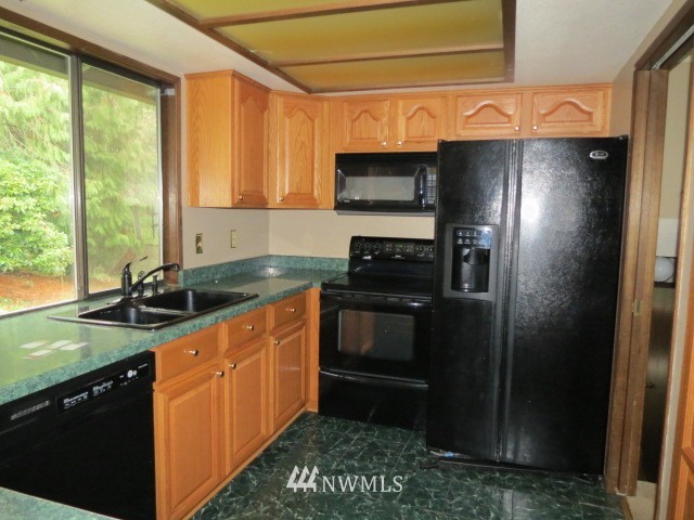2112 Northeast Ivy Road Bremerton, WA 98310 - Photo 8 of 19 Gallery Image 8
