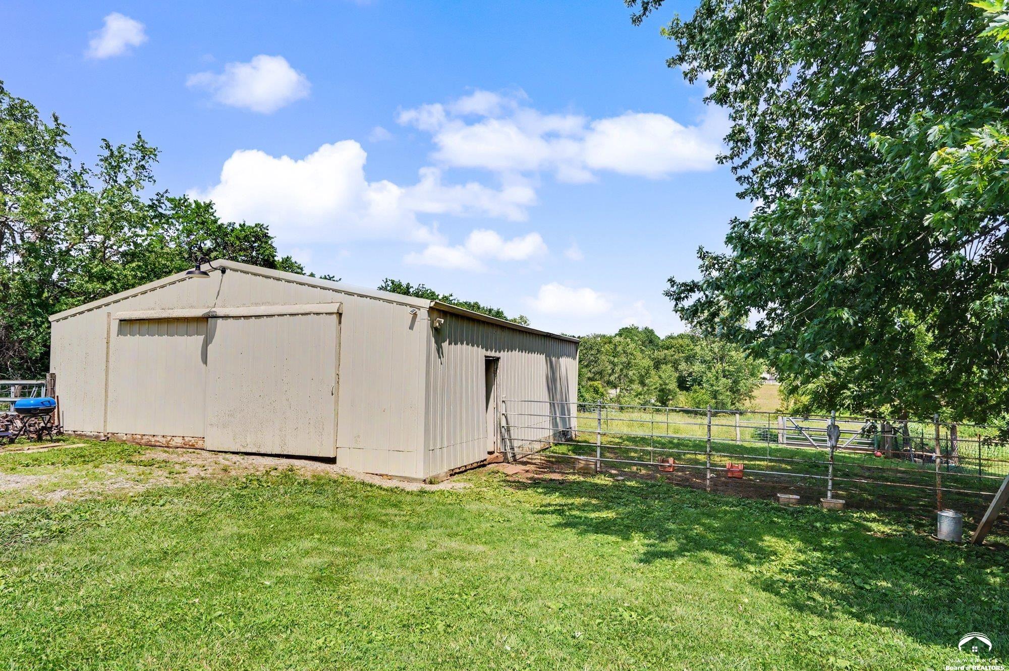 1748 East 800 Road Lawrence, KS 66049 - Photo 28 of 56