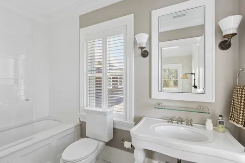 $15,250,000 | 53 Matthews Lane, Bridgehampton, NY 11932