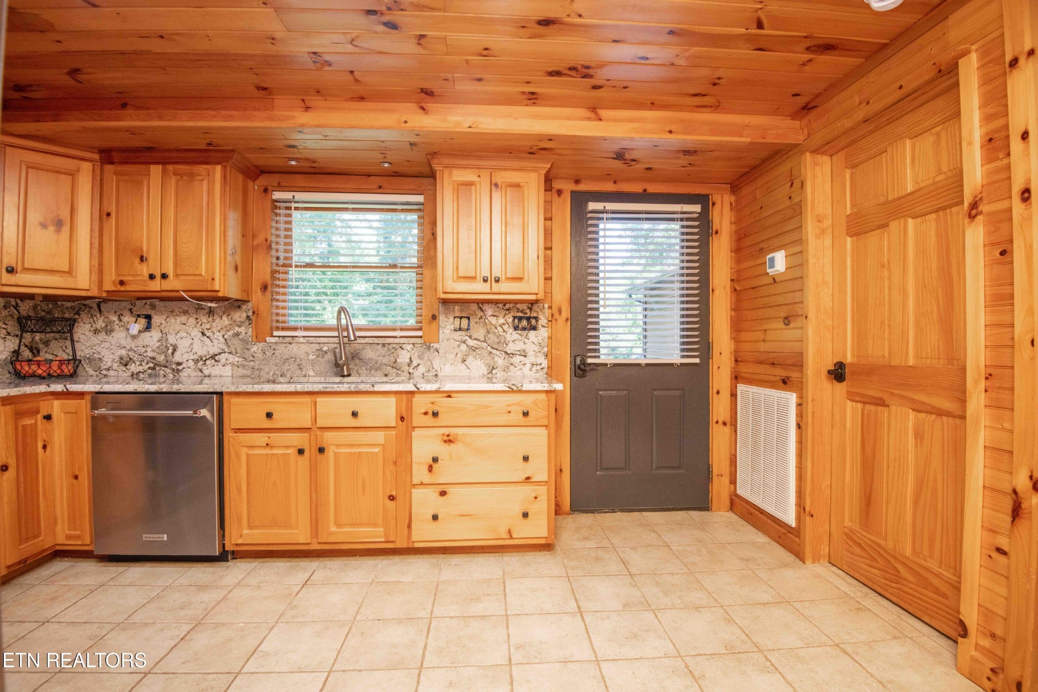 241 Goose Point Spring City, TN 37381 - Photo 13 of 36 Gallery Image 13