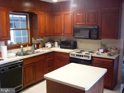 401 Parkwynne Road Lancaster, PA 17601 - Photo 5 of 8 Gallery Image 5