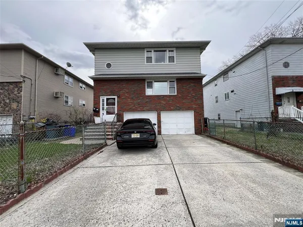 $3,400 | 436 Sylvan Street, Unit 1, Saddle Brook, NJ 07663