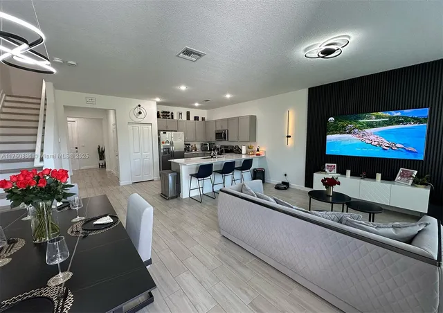 $3,400 | 4151 Lagoon Shore Drive, Unit 4151, Lake Worth, FL 33467