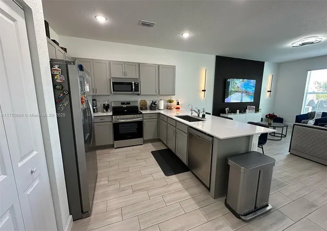 $3,400 | 4151 Lagoon Shore Drive, Unit 4151, Lake Worth, FL 33467