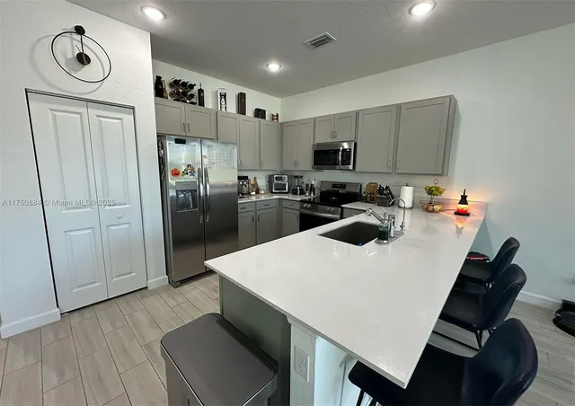 $3,400 | 4151 Lagoon Shore Drive, Unit 4151, Lake Worth, FL 33467