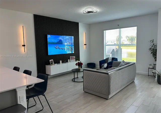 $3,400 | 4151 Lagoon Shore Drive, Unit 4151, Lake Worth, FL 33467