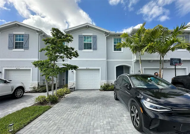 $3,400 | 4151 Lagoon Shore Drive, Unit 4151, Lake Worth, FL 33467