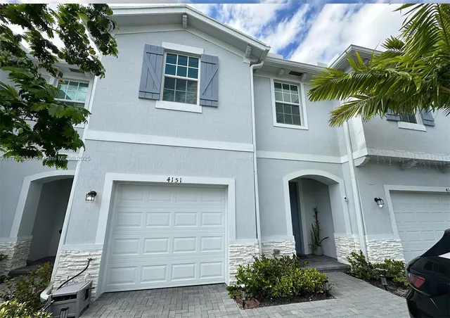 $3,400 | 4151 Lagoon Shore Drive, Unit 4151, Lake Worth, FL 33467