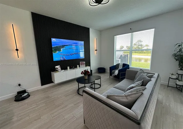 $3,400 | 4151 Lagoon Shore Drive, Unit 4151, Lake Worth, FL 33467