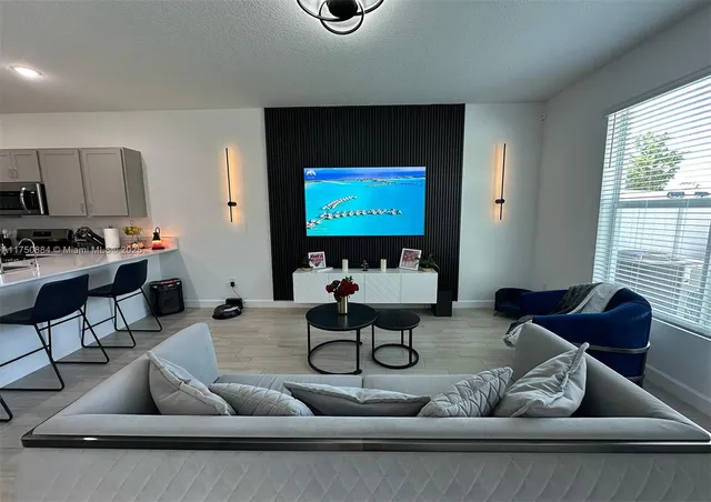 $3,400 | 4151 Lagoon Shore Drive, Unit 4151, Lake Worth, FL 33467