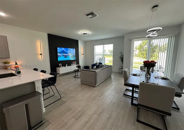 $3,400 | 4151 Lagoon Shore Drive, Unit 4151, Lake Worth, FL 33467