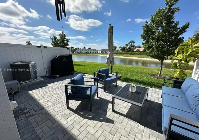 $3,400 | 4151 Lagoon Shore Drive, Unit 4151, Lake Worth, FL 33467