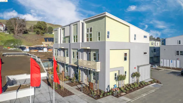 $808,000 | 28958 Parkwood Lane, Unit 68, Hayward, CA 94544