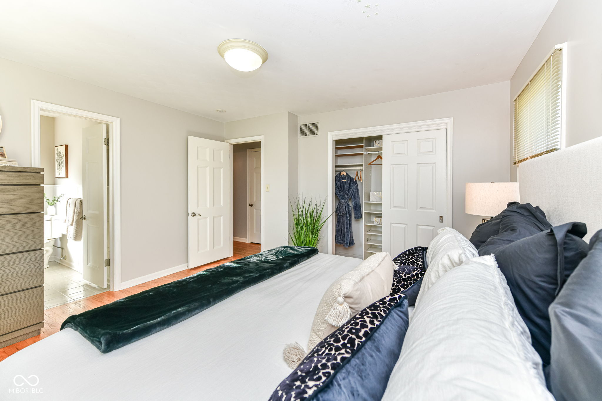 6441 Hythe Road Indianapolis, IN 46220 - Photo 20 of 41