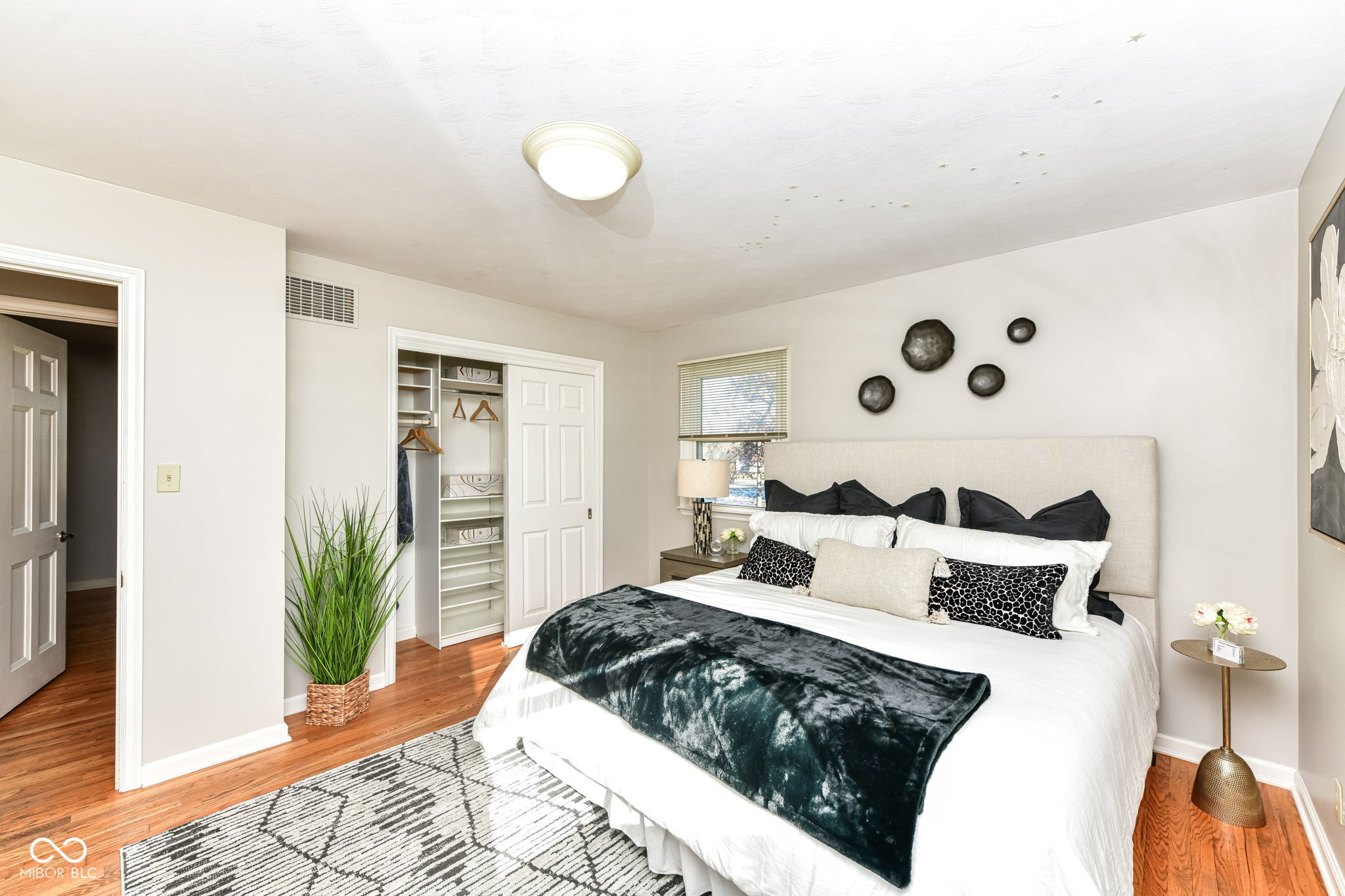 6441 Hythe Road Indianapolis, IN 46220 - Photo 21 of 41