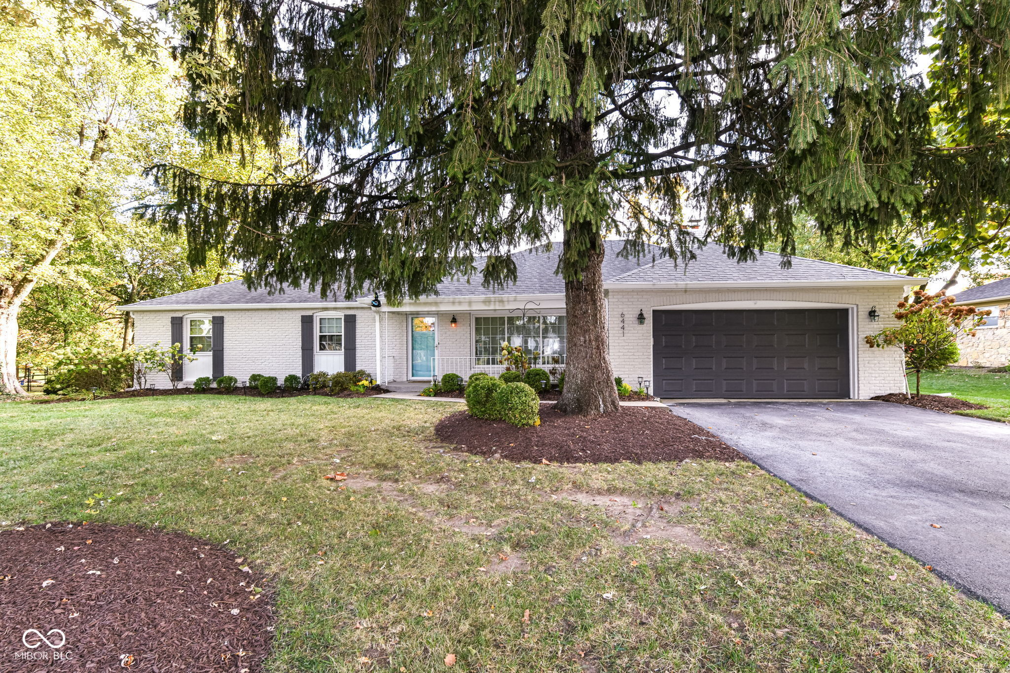 6441 Hythe Road Indianapolis, IN 46220 - Photo 3 of 41