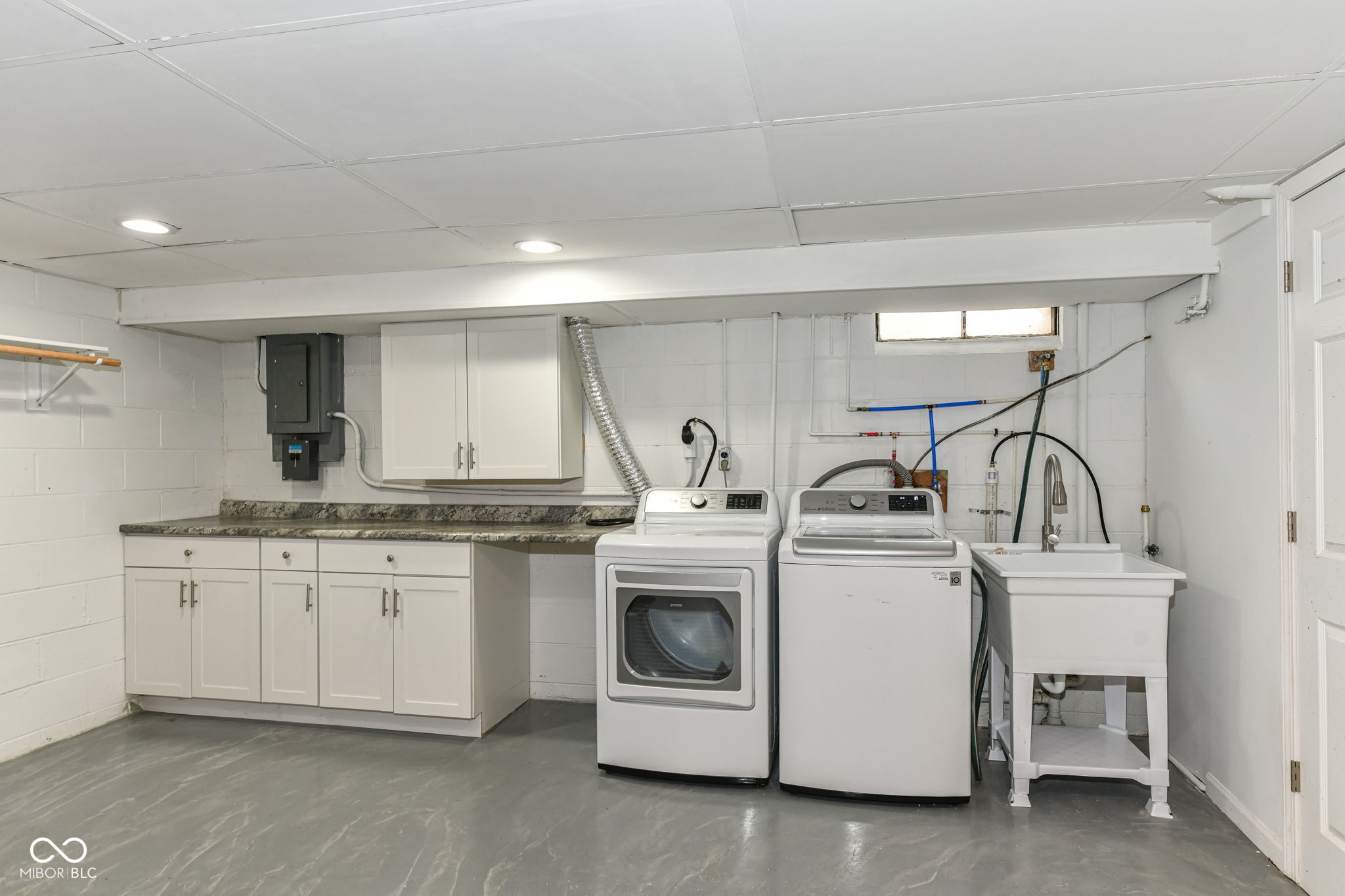 6441 Hythe Road Indianapolis, IN 46220 - Photo 32 of 41