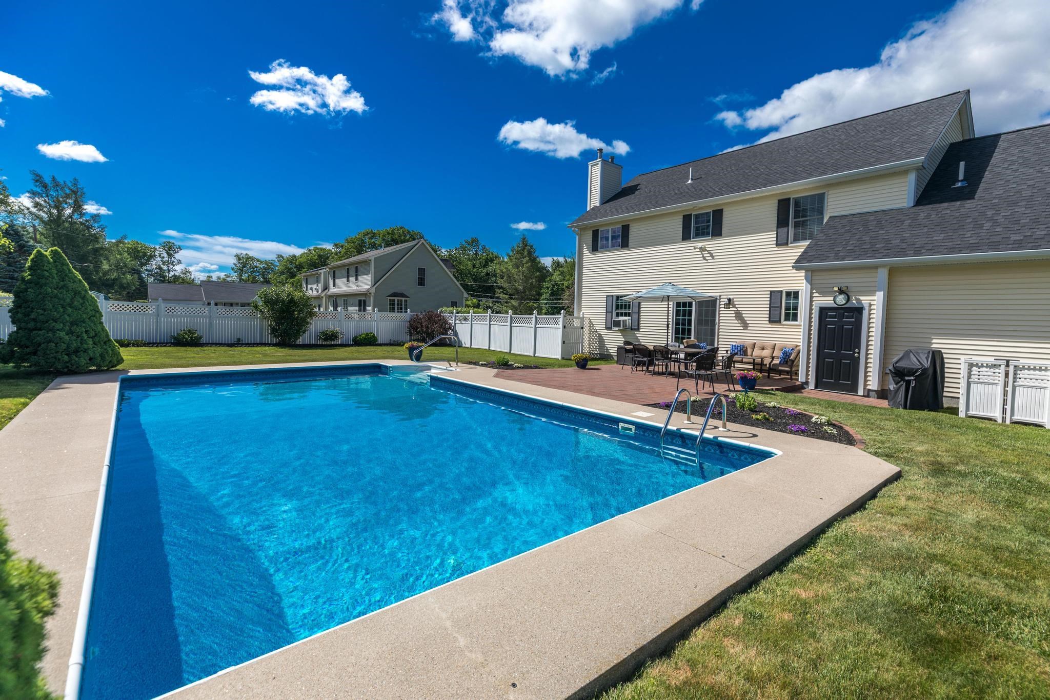 7 Lisa Lane Rochester, NH 03868 - Photo 11 of 60