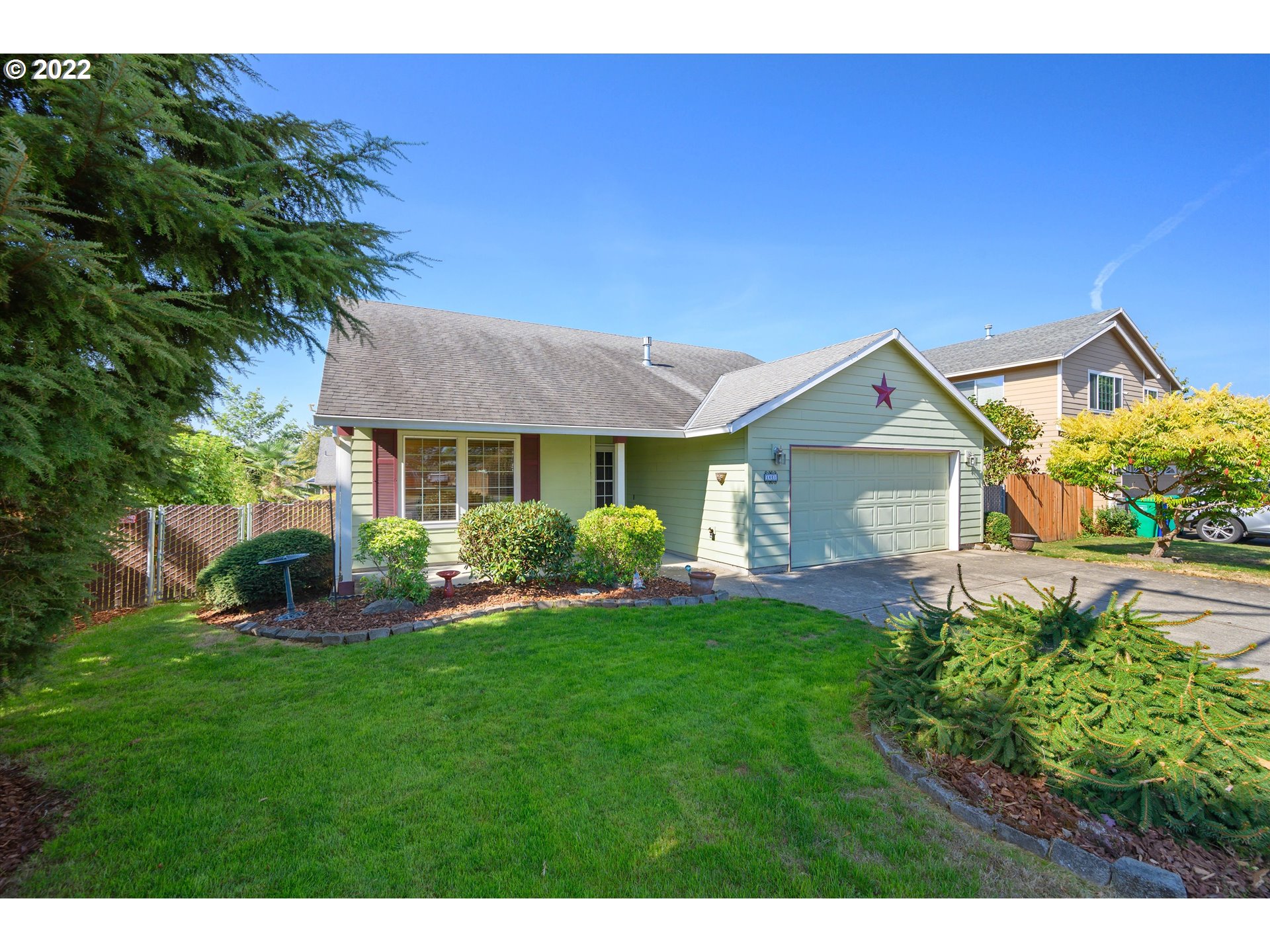 1651 Southeast Palmblad Road Gresham, OR 97080 - Photo 2 of 30 Front Yard