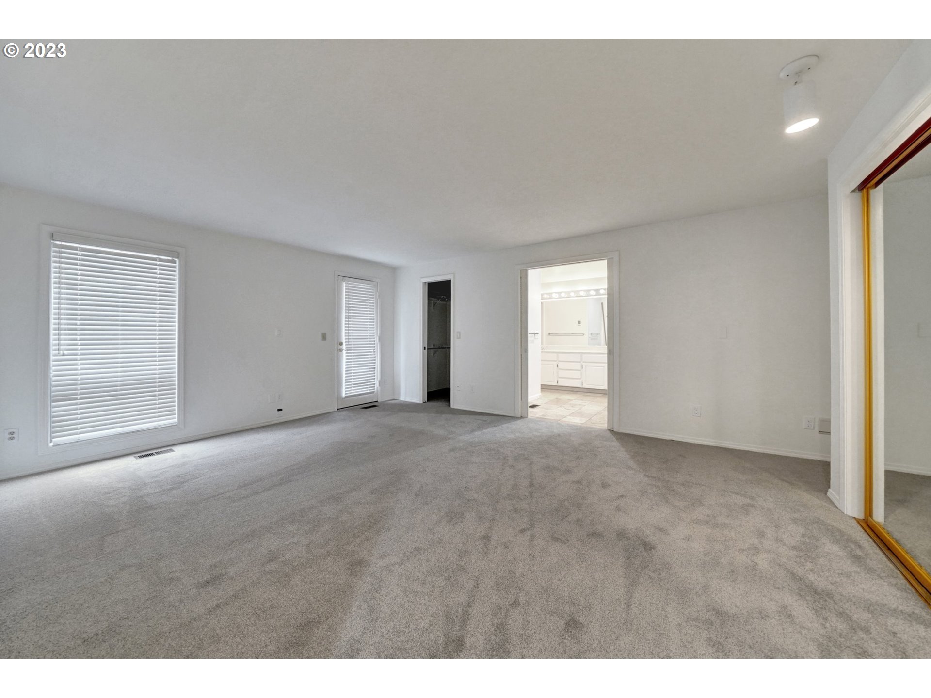 7049 Southwest Windemere Loop Portland, OR 97225 - Photo 18 of 37 Gallery Image 18