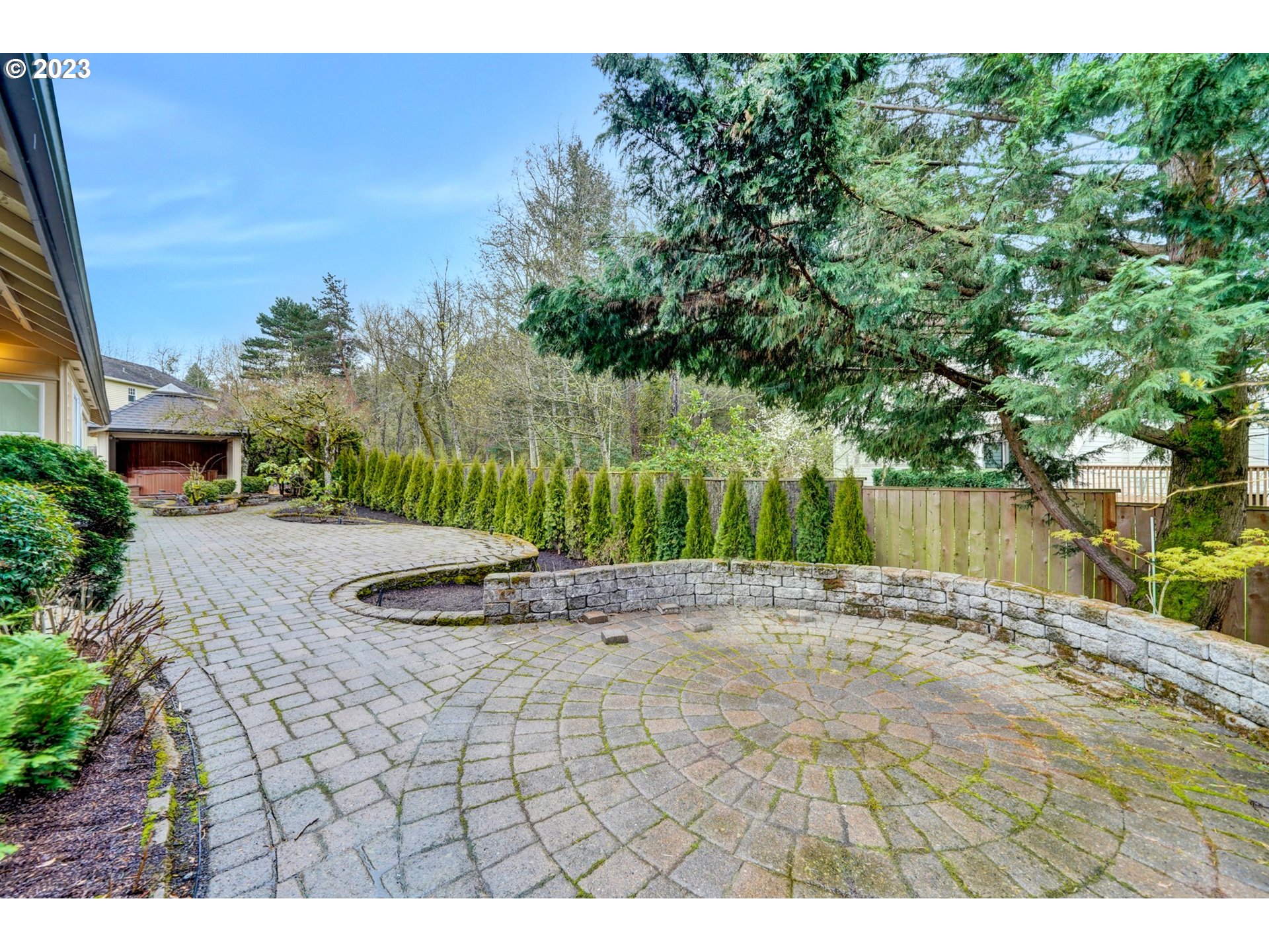 7049 Southwest Windemere Loop Portland, OR 97225 - Photo 31 of 37 Gallery Image 31
