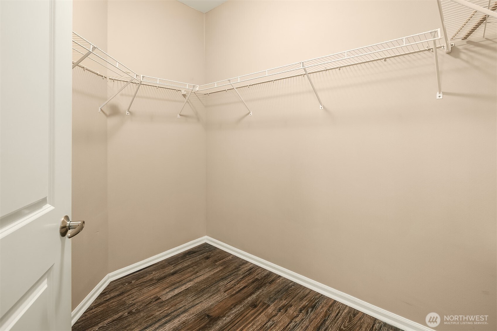2830 Southwest Raymond Street, Unit 301 Seattle, WA 98126 - Photo 18 of 28