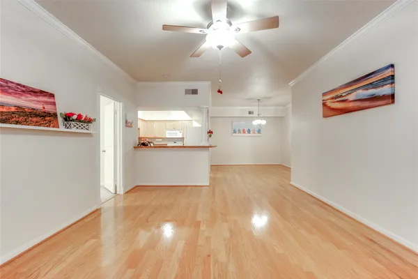 $189,950 | 2255 Braeswood Park Drive, Unit 235, Houston, TX 77030