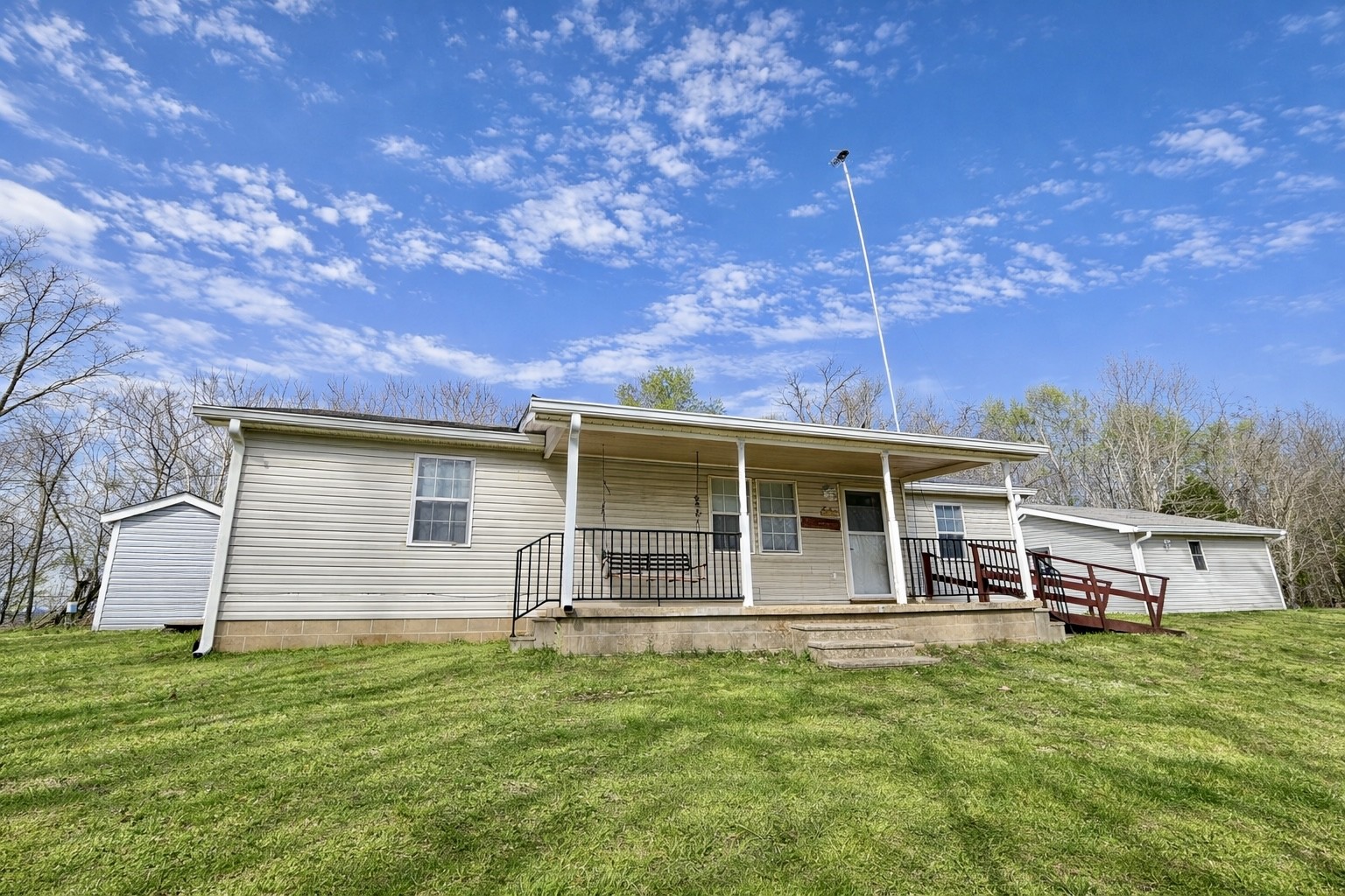 950 Sewell Branch Road Clifton, TN 38425 - Photo 2 of 22