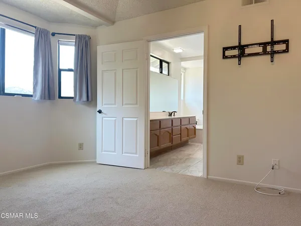 $4,700 | 521 Melbourne Court, Newbury Park, CA 91320