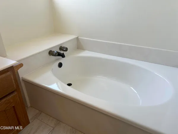 $4,700 | 521 Melbourne Court, Newbury Park, CA 91320