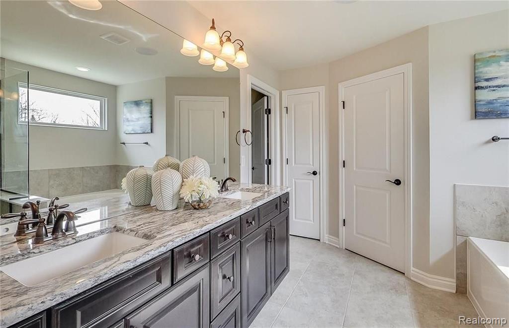 2041 Logan Drive Rochester Hills, MI 48309 - Photo 14 of 18