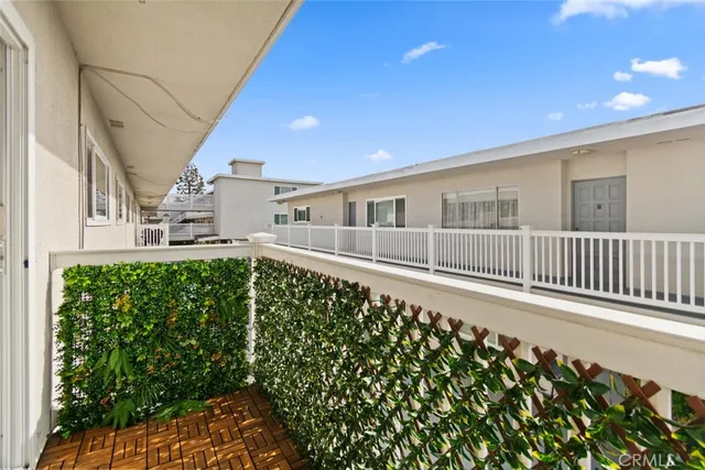 $780,000 | 2411 Prospect Avenue, Unit 214, Hermosa Beach, CA 90254