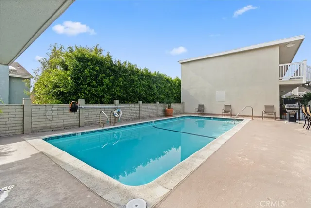 $780,000 | 2411 Prospect Avenue, Unit 214, Hermosa Beach, CA 90254