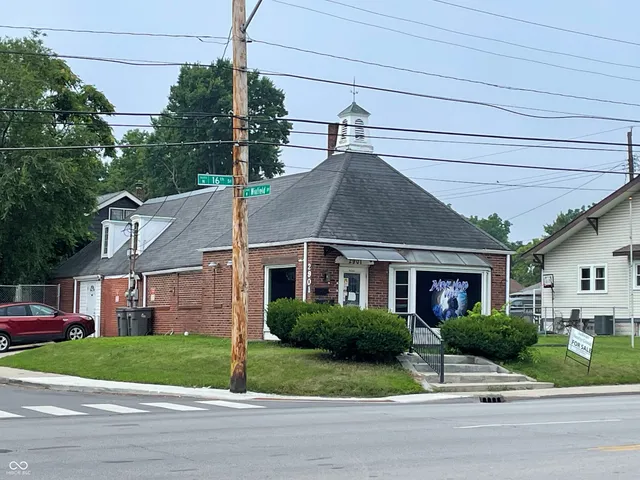 $279,900 | 2901 West 16th Street, Indianapolis, IN 46222
