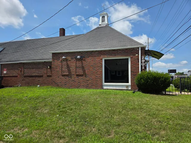 $279,900 | 2901 West 16th Street, Indianapolis, IN 46222