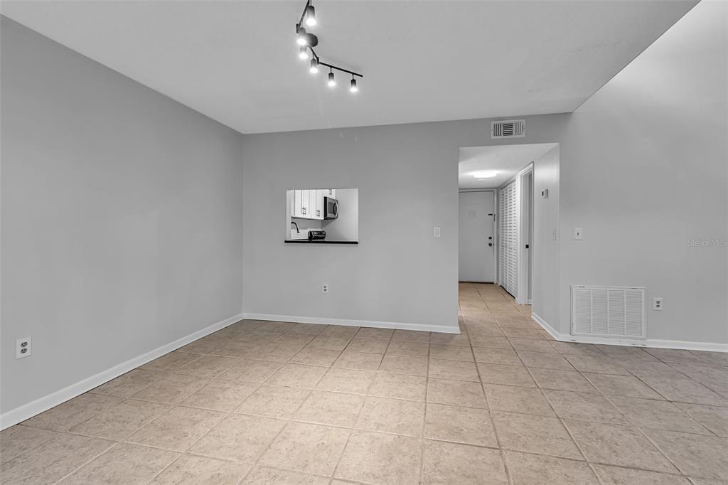 1508 Pelican Cove Road, Unit 231 Sarasota, FL 34231 - Photo 19 of 43