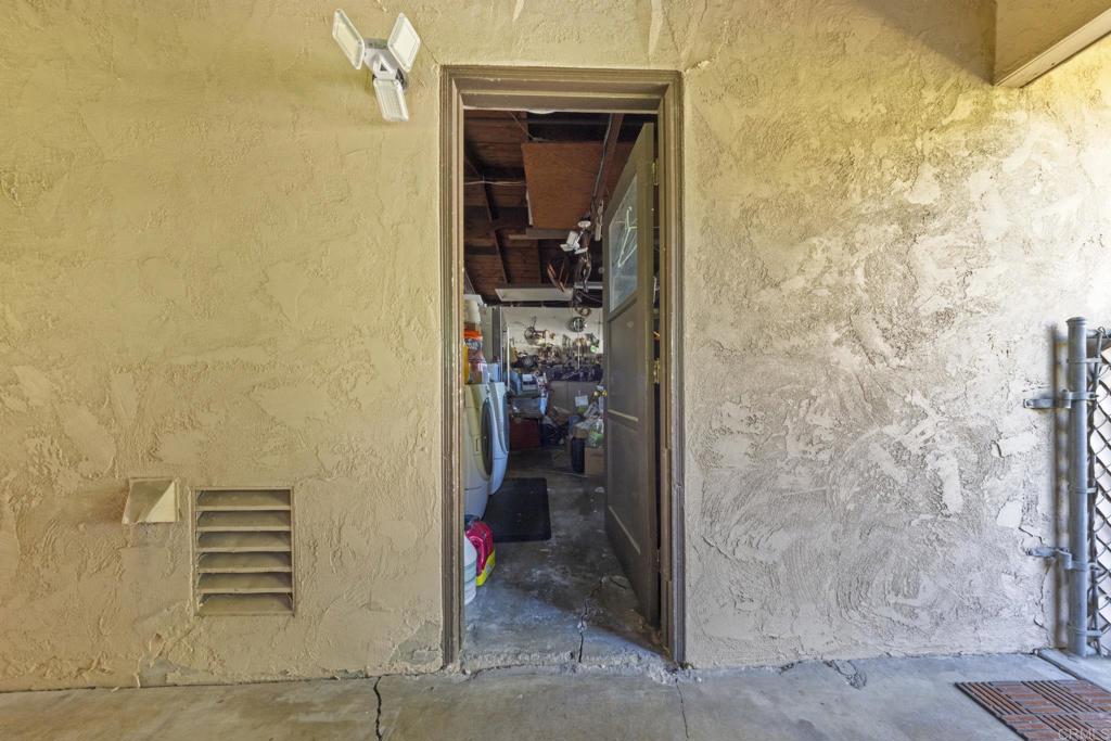 8552 Brodie Lane Santee, CA 92071 - Photo 18 of 40 a view of a bathroom