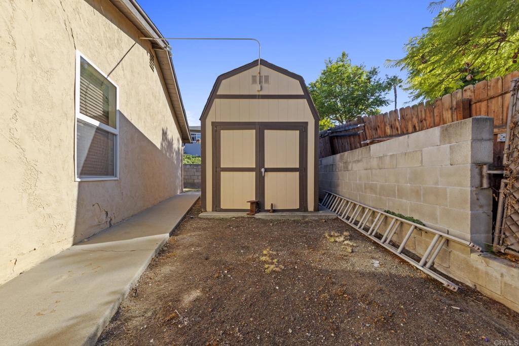 8552 Brodie Lane Santee, CA 92071 - Photo 21 of 40 a view of a garage