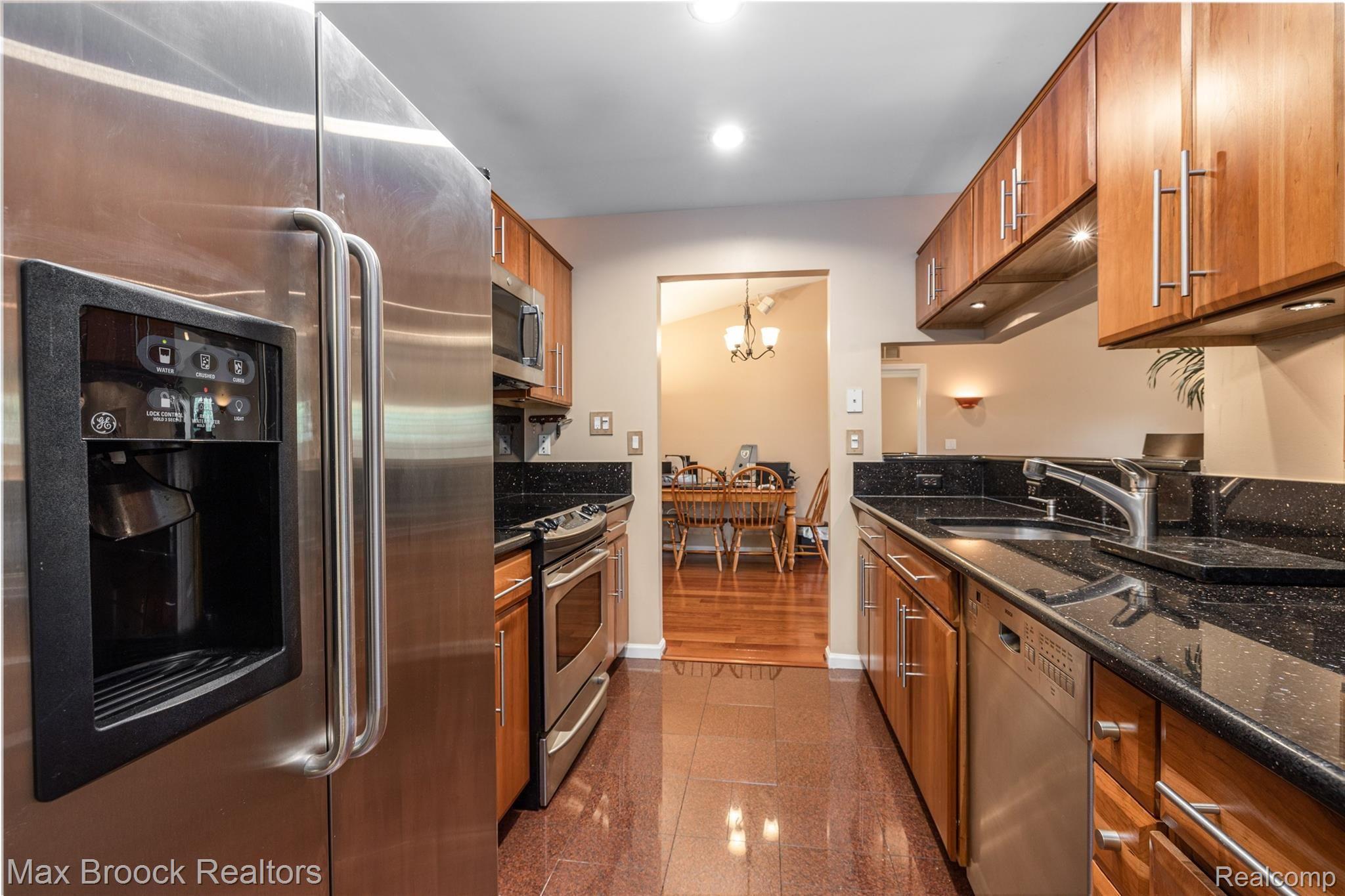 3434 Tremonte Circle Rochester, MI 48306 - Photo 11 of 22 2E2A5918-Edit.jpg