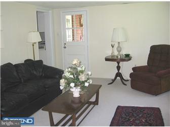 407 Briarwood Road Wallingford, PA 19086 - Photo 3 of 11
