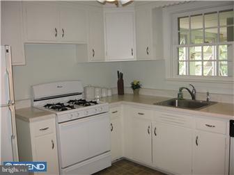 407 Briarwood Road Wallingford, PA 19086 - Photo 6 of 11