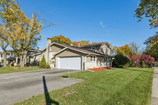 $519,000 | 510 Dulles Road, Des Plaines, IL 60016