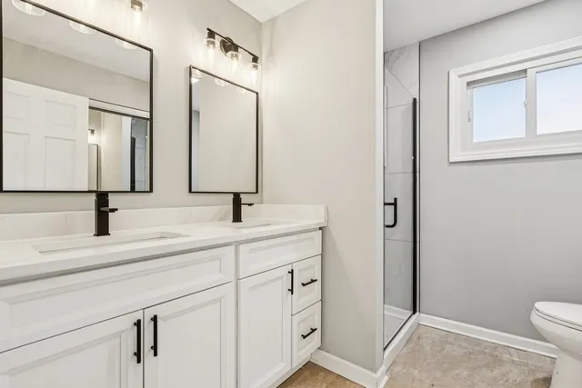 $519,000 | 510 Dulles Road, Des Plaines, IL 60016