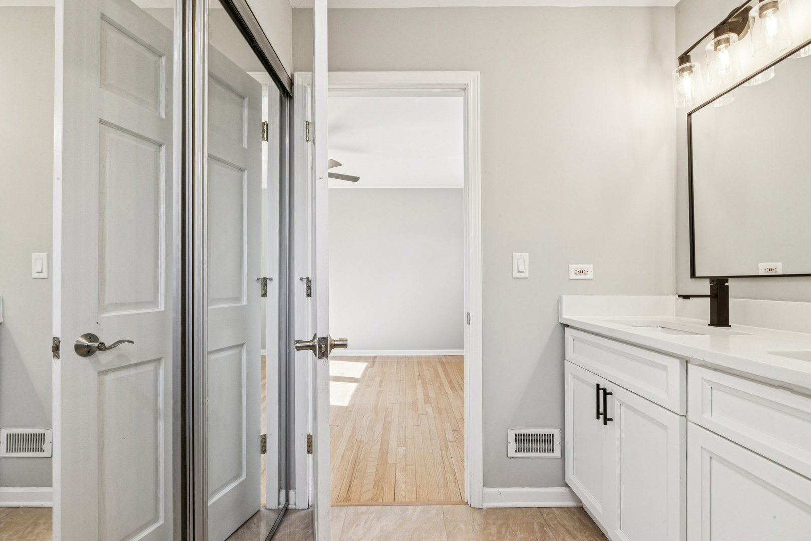 510 Dulles Road Des Plaines, IL 60016 - Photo 24 of 46 Gallery Image 24