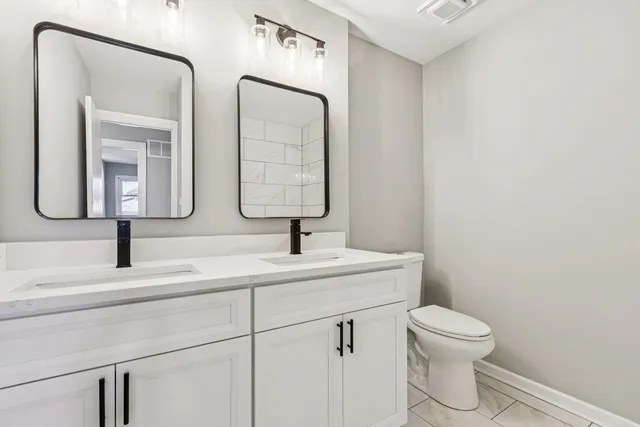 $519,000 | 510 Dulles Road, Des Plaines, IL 60016