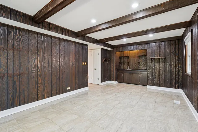 $519,000 | 510 Dulles Road, Des Plaines, IL 60016