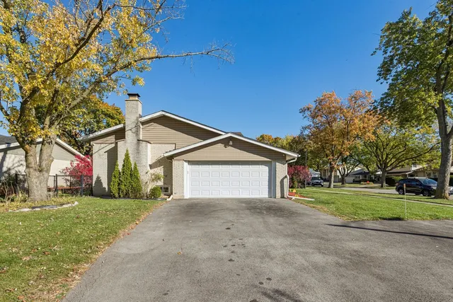 $519,000 | 510 Dulles Road, Des Plaines, IL 60016